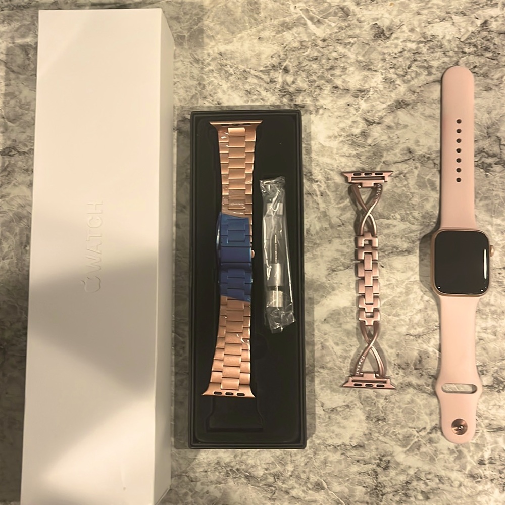 Apple 4 Series 44mm smart watch
